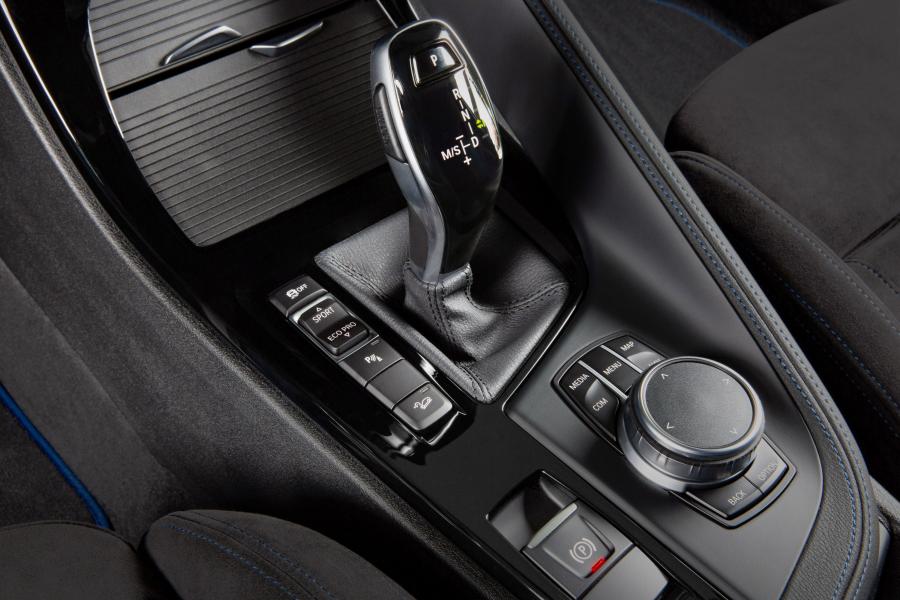 Детали интерьера BMW X2 M35i (F39) 2018 года  (WW) (фото 58 из 131)